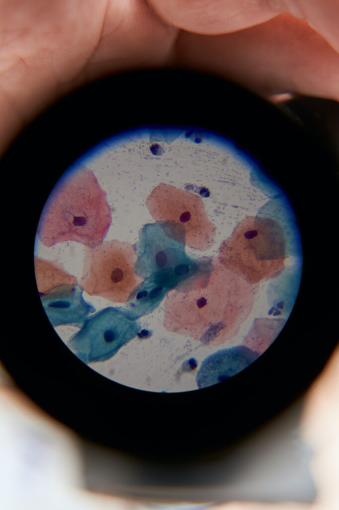 Color image in microscope of microorganisms in the lab